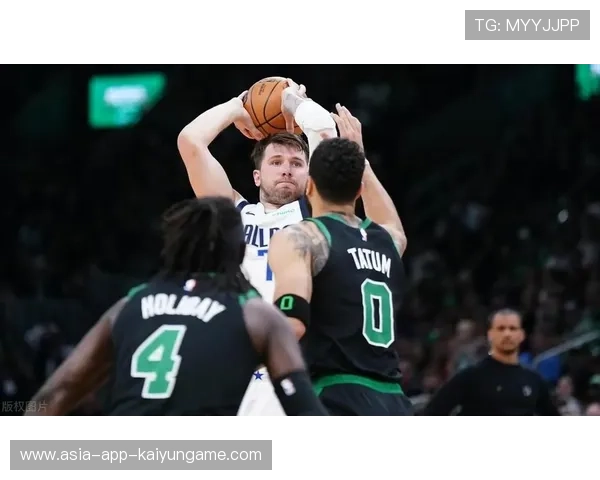 独行侠东契奇三连三双，燃爆NBA赛场的超级英雄时刻