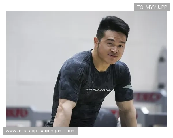 石智勇脊柱满是针眼仍夺金!亲吻杠铃告别22年生涯,石智勇日常训练 石智勇脊柱满是针眼仍夺金!亲吻杠铃告别22年生涯,石智勇日常训练
